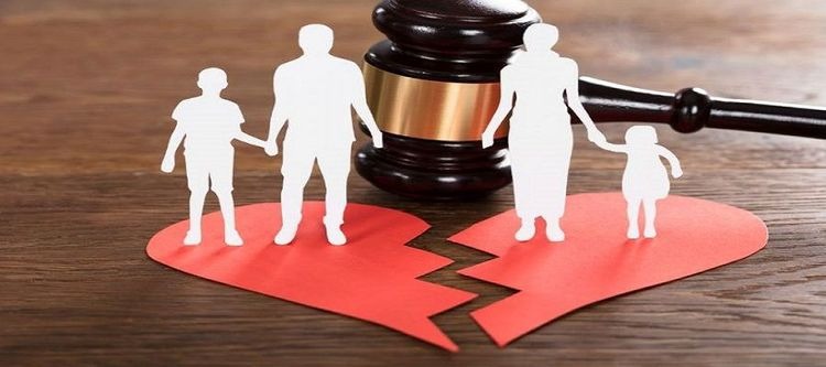 حضانت فرزند بر عهده چه کسی است؟