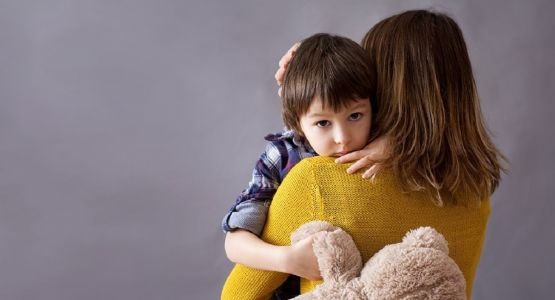 تصویر  بردن فرزند بدون اجازه شوهر